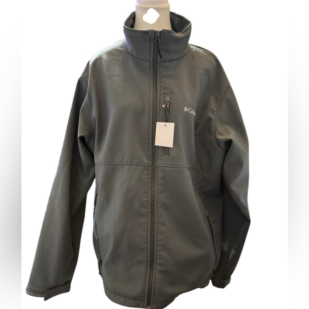 COLUMBIA SPORTSWEAR COMPANY
Men’s Softshell Jacket · Size XL